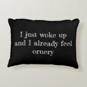 おもしろい諺皮肉ブラック アクセントクッション (裏面)