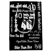 おもしろい諺40thバースデーブラック ミディアムペーパーバッグ (正面)