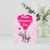 おもしろい象愛ハートのバレンタイン シーズンポストカード (スタンド正面)