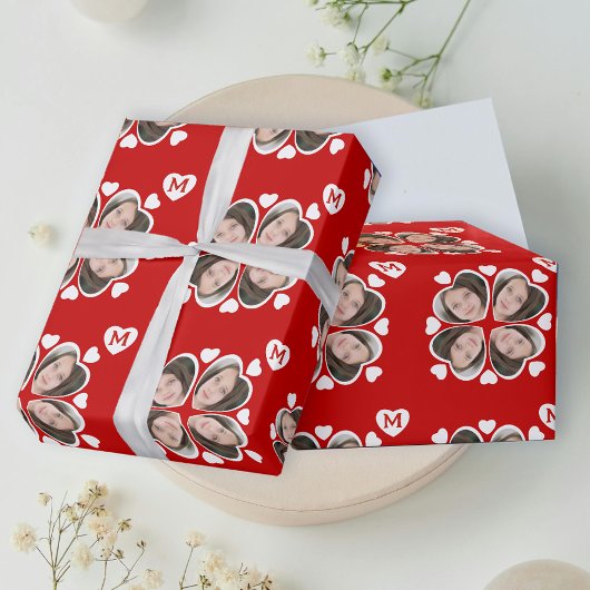 おもしろい赤白ハート4葉クローバー写真パターン ラッピングペーパー