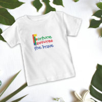 おもしろい運命は勇敢な人を味方するTシャツ