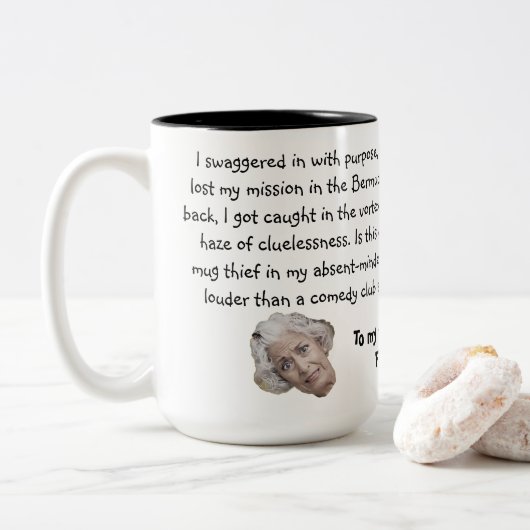 おもしろい顔 |散在おじいちゃん/じいちゃん面白い ツートーンマグカップ (ドーナツ)