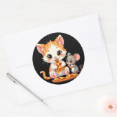 おもしろい食べピザのネコ食べピザのネズミ ラウンドシール (封筒)