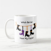 おもしろい魔女は私のコーヒーシューズのハロウィーンを持っている方が良い コーヒーマグカップ (左)