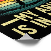 おもしろい魚釣り女子男性へ漁師アームキャストフィス ポスター (角)