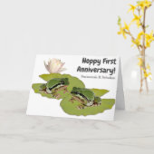 おもしろい1周年記念フロッグカップル写真リリーパッド カード (黄色い花)