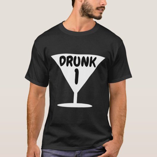 おもしろい1飲パーティーのハロウィーンの衣装 Tシャツ (正面)