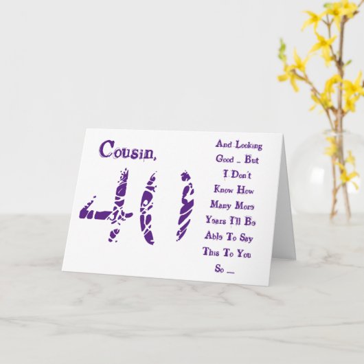 おもしろい40歳の誕生日いとこ紫と白の文字。 カード (黄色い花)