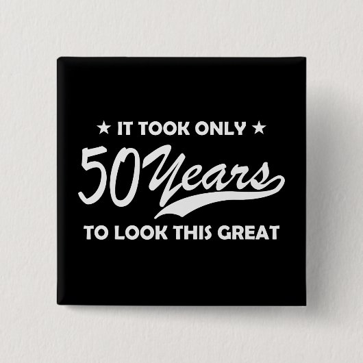 おもしろい50歳の誕生日レトロタイポグラフィ 缶バッジ (正面)