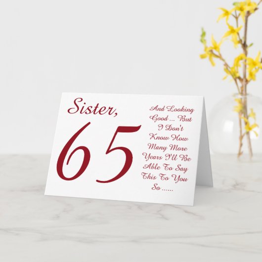 おもしろい65歳の誕生日お姉さん赤と白文字。 カード (黄色い花)