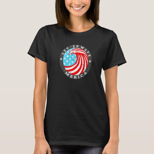 おもしろい7月4日アメリカ国旗の海アートワーク彼女の波A Tシャツ (正面)