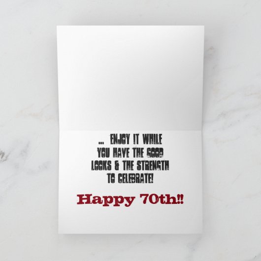 おもしろい70歳の誕生日ブラザー赤と白文字。 カード (内部)