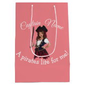 おもしろい・ピンク・ガール・パイレート ミディアムペーパーバッグ (裏面)