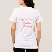 おもしろい ピンク サッシー エイジング トライブレンドTシャツ (裏面)
