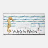 おもしろい"休暇のために働く"、水色シーホース デスクマット (キーボード&マウス)