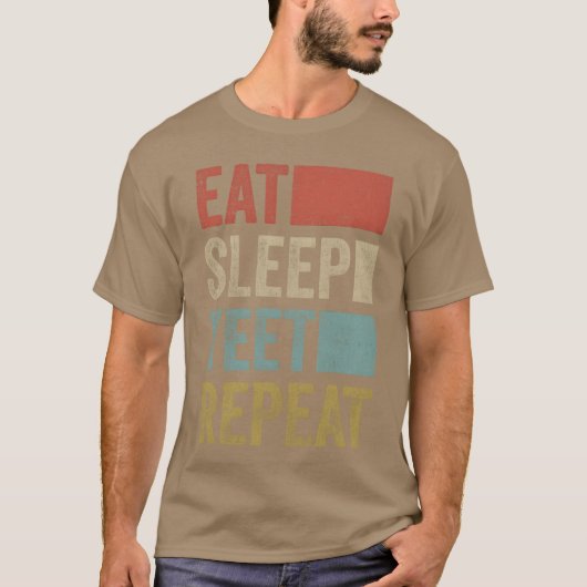 おもしろい 食べて寝て投げて繰り返す 70年代 人気家族 Tシャツ (正面)