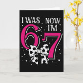 おもしろい 67歳 女子 誕生日 サッカー 6歳だったのに今は7 カード (黄色い花)