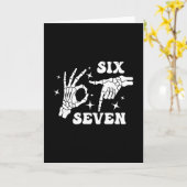 おもしろい Six Seven 67 ミーム Gen Alpha スケルトンハンズ カード (黄色い花)