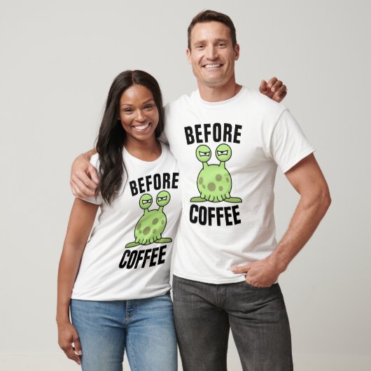 'おもしろいBEFORE COFFEE'モンスターTシャツ Tシャツ (ユニセックス)