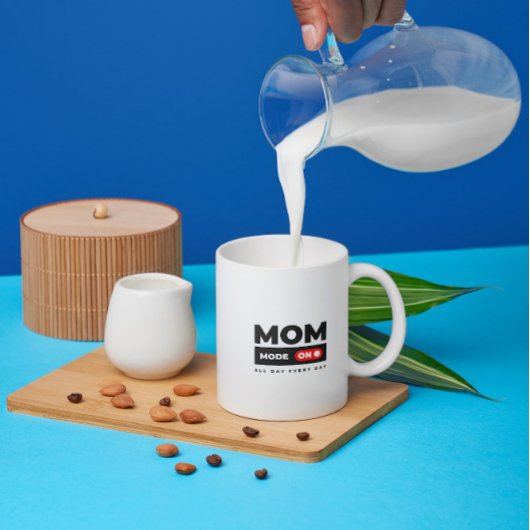 おもしろいgiftful mom mode on - はっきりしたデザイン コーヒーマグカップ