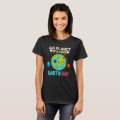 おもしろいGo Planet Its Your Earth Day 2021 Pullover H Tシャツ (正面フル)