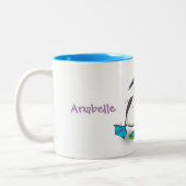 おもしろいhappy blue footed boobies踊り漫画 ツートーンマグカップ (左)