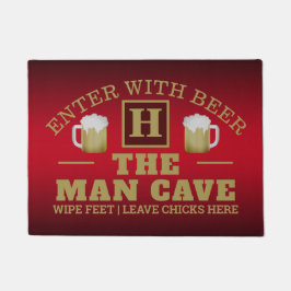 おもしろいMAN CAVE with Monogram and Beer on RED ドアマット