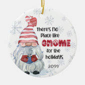 おもしろいNO PLACE LIKE格言の休日の写真 セラミックオーナメント (正面)