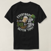 おもしろいSkeleton St. Patrick's Day Tシャツ (デザイン正面)