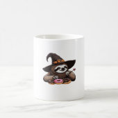 おもしろいSloth in Witch Hatドーナツを楽しむ – Cute Ha コーヒーマグカップ (中央)