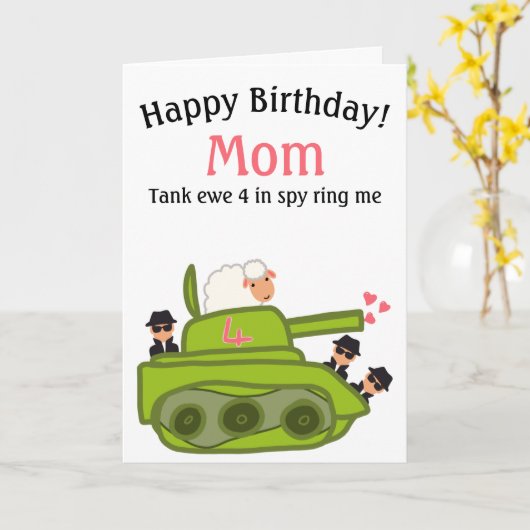 おもしろいtank ewe羊のプーン漫画ママ誕生日 カード (黄色い花)