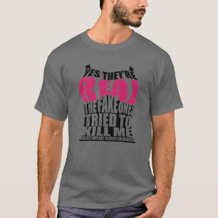 おもしろいYes実在 かわいい乳房インプラントインプラント Tシャツ