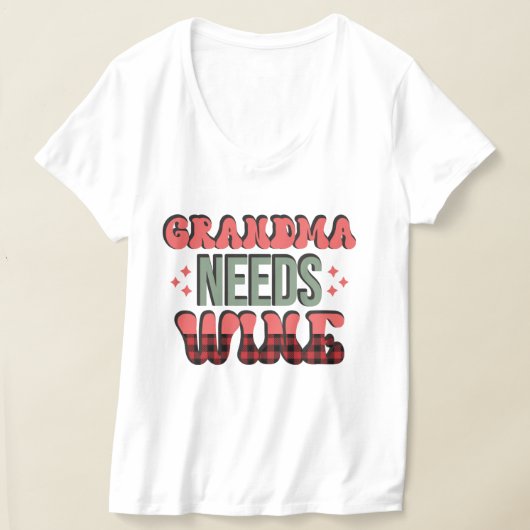おもしろおばあちゃんはワインが必要 Tシャツ (レイダウン)