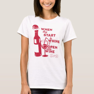 おもしろお母さん休日のワインワイシャツ Tシャツ