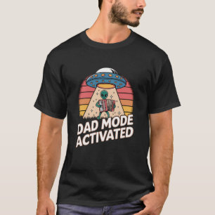 おもしろエイリアンパパモード起動ギフト Tシャツ