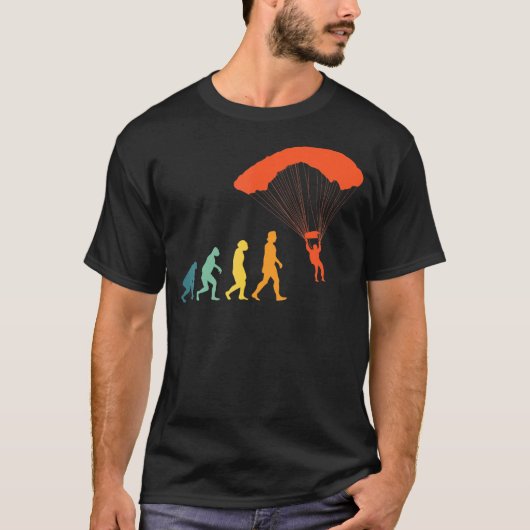 おもしろスカイダイバー進化レトロパラシュート空挺部隊 Tシャツ (正面)