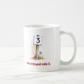 おもしろパーソナライズウルトラランナー マイル3を楽しんだ Tシャツ コーヒーマグカップ