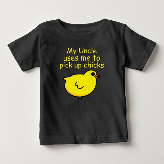 おもしろ可笑しいおじさんと可愛いひよこ ベビーTシャツ (正面)