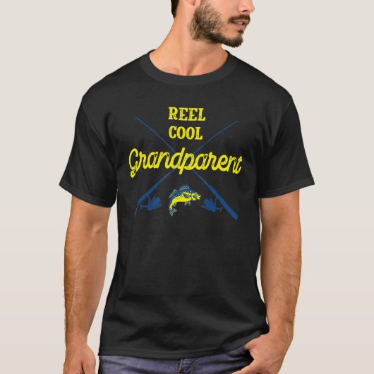おもしろ釣り好き祖父母ギフト 釣りファミリーおもしろTシャツ Tシャツ (正面)