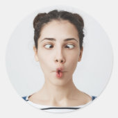 おもしろ顔の写真セルフィーをアップロード ラウンドシール (正面)