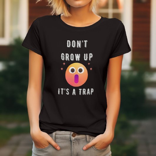 おもしろ - 大人になるな、罠だ Tシャツ