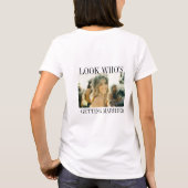 おもしろ 結婚する人だれ? バチェラー・パーティー Tシャツ (裏面)