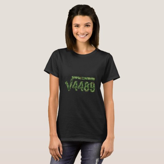 おもしろ 67 トレンド スクエア ルート 4489 カモフラ Tシャツ (正面フル)