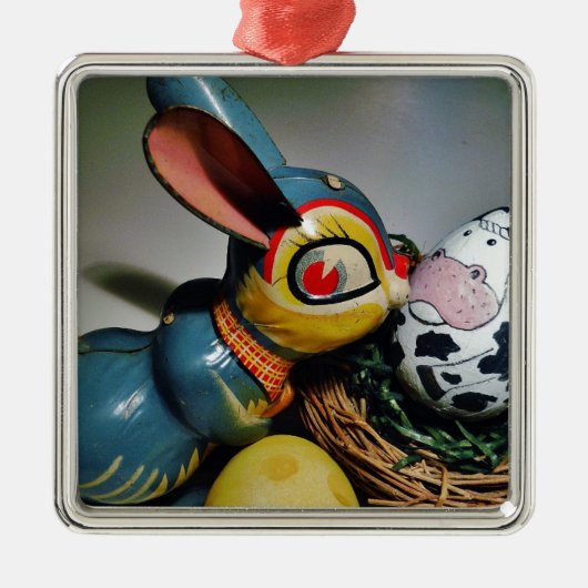 おもちゃウサギと牛卵 メタルオーナメント (正面)