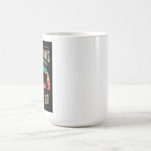 おもちゃスパニエル犬の犬ショーがマグカップを呼んでいる コーヒーマグカップ (中央)