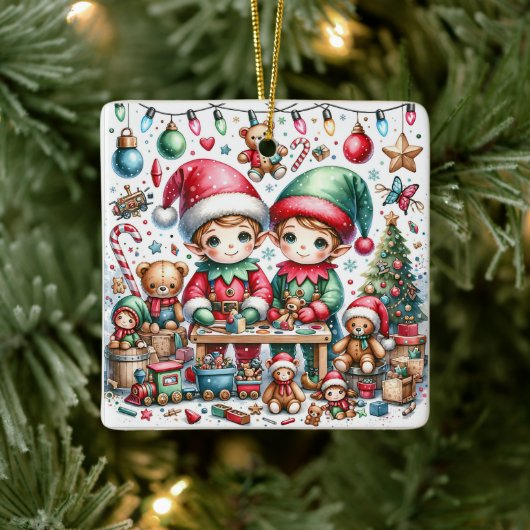 おもちゃ屋で愛らしいクリスマス小妖精や小人 セラミックオーナメント (ツリー)