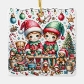 おもちゃ屋で愛らしいクリスマス小妖精や小人 セラミックオーナメント (正面)