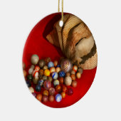 おもちゃ – ビー玉を見つけた セラミックオーナメント (右)