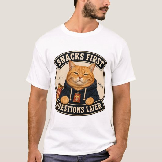 おやつが先で質問はその後 面白いオレンジの猫Tシャツ Tシャツ (正面)