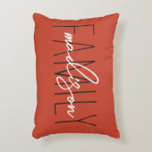 おカスタムパーソナライズされた家族の名前を使った アクセントクッション (正面(垂直))